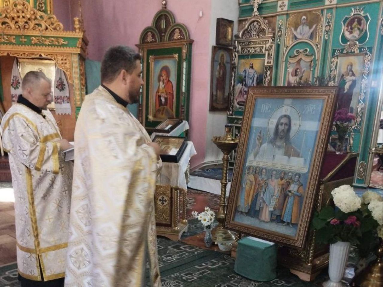 Божественна літургія у 2-гу неділю після п'ятдесятниці.Всіх святих землі Української