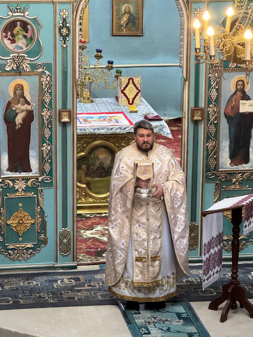 Літургія у неділю про митаря і фарисея