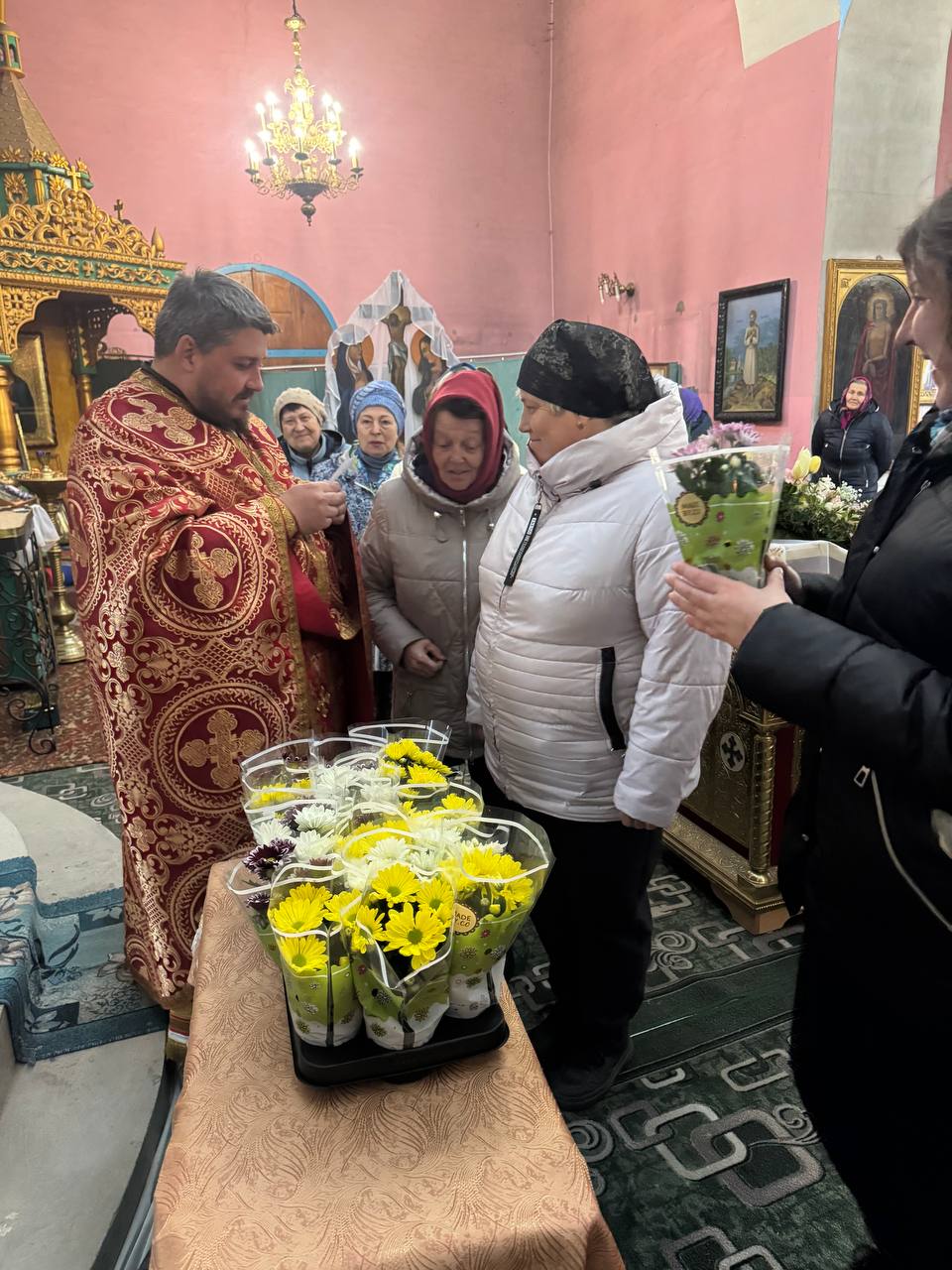 Літургія у неділю 3-тю після Пасхи, святих жінок-мироносиць