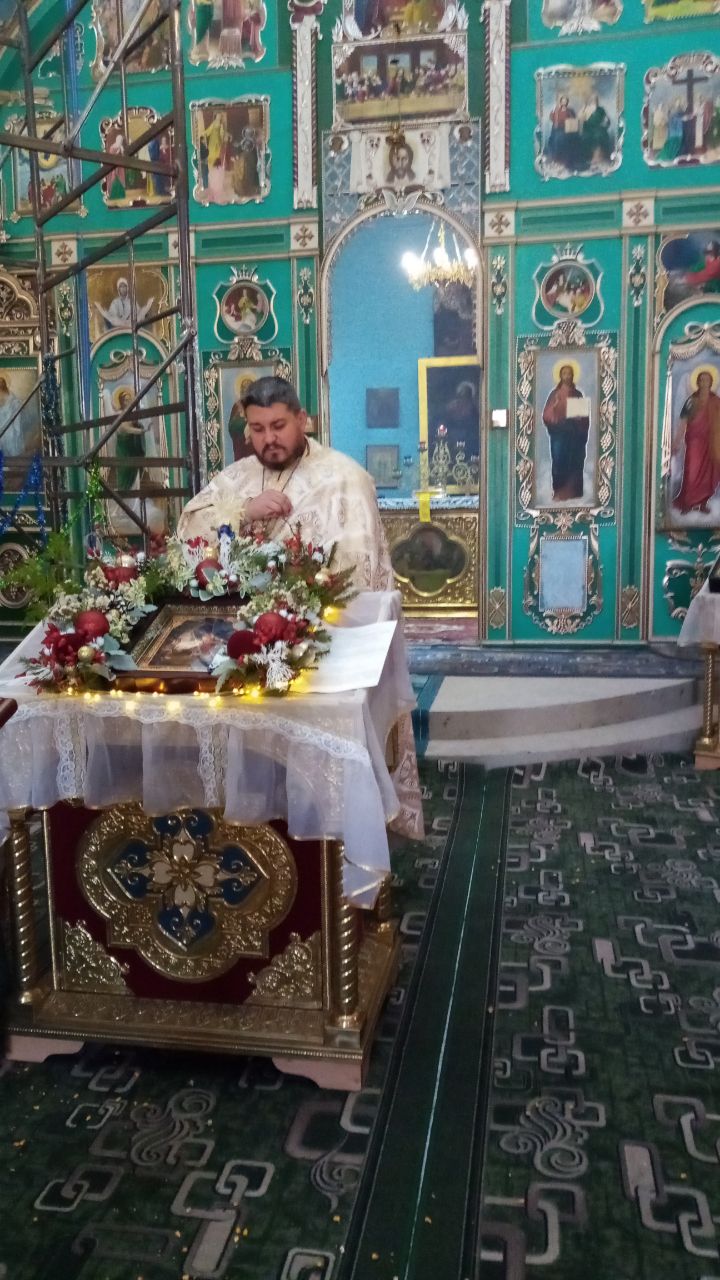 Чинопослідування освячення святої води