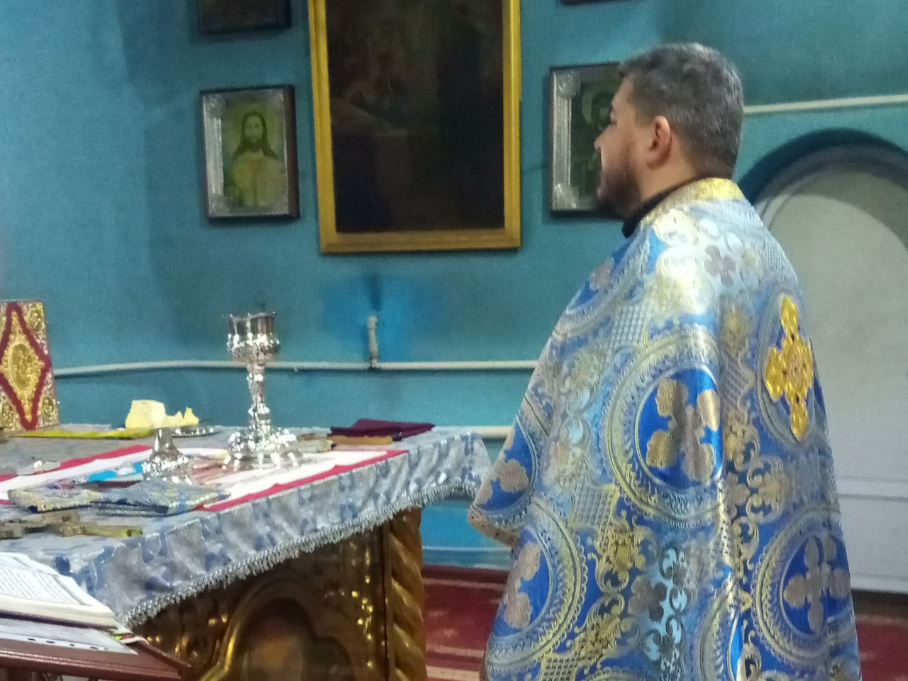 Божественна літургія у неділю про митаря і фарисея