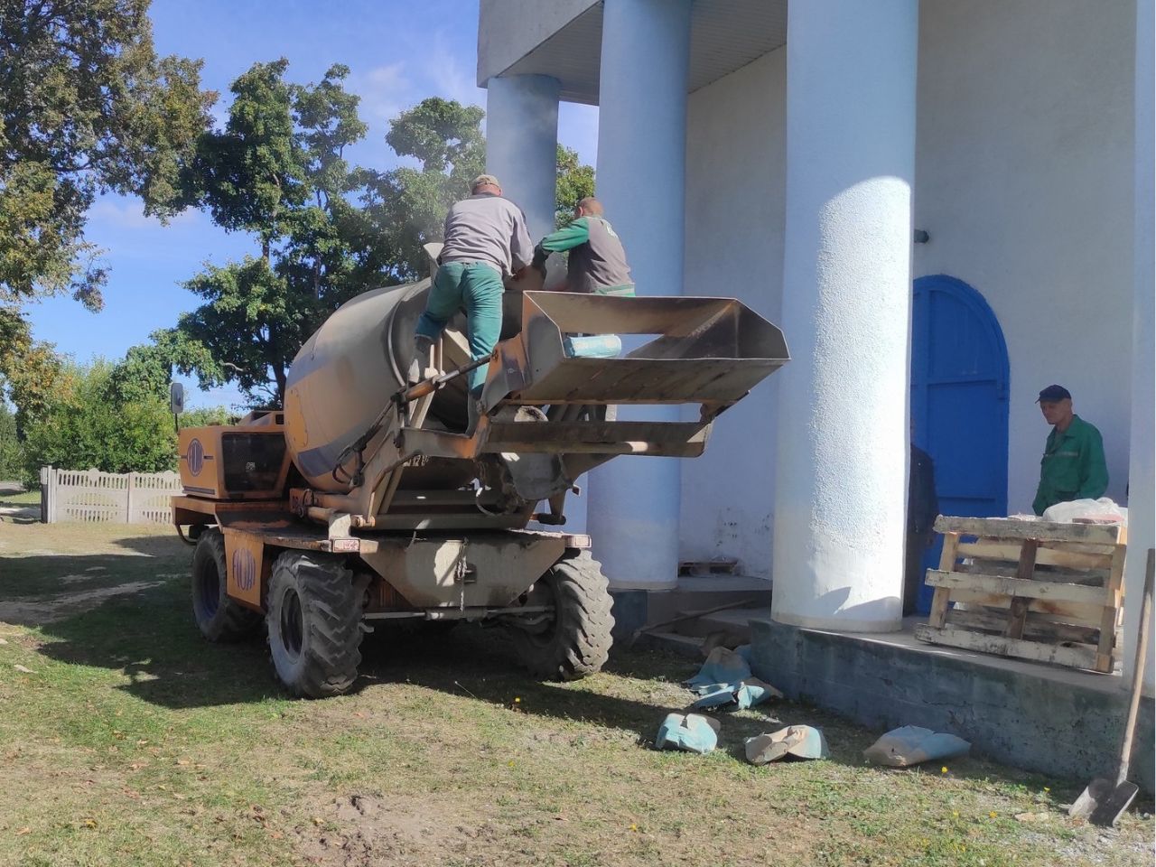 Тривають ремонтні роботи у Свято-Успенському храмі