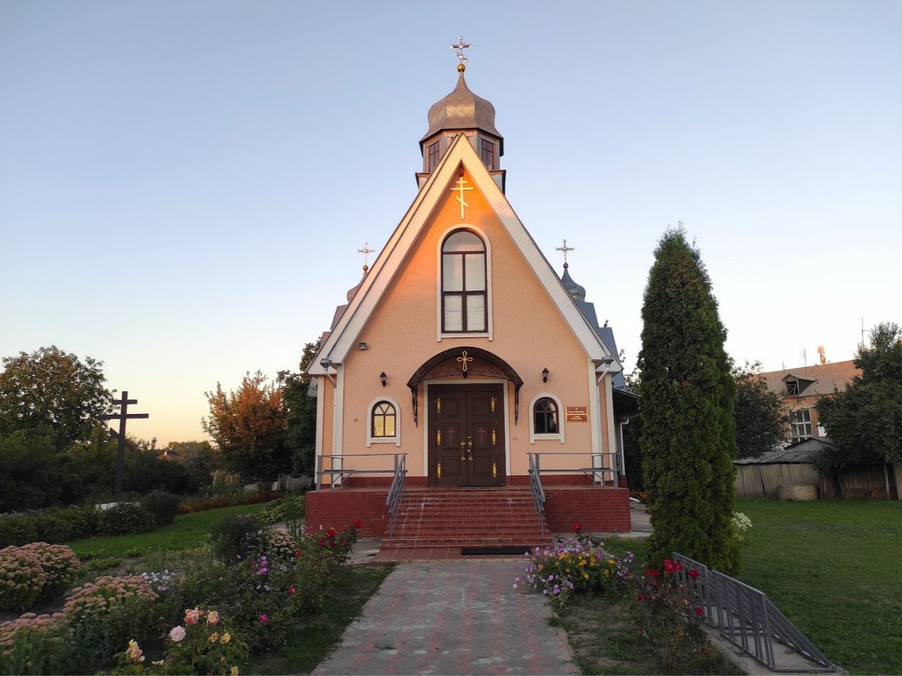 Хрестовоздвиженський храм ПЦУ Срібне