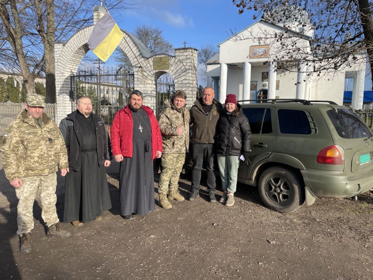 Передали автомобіль для ЗСУ